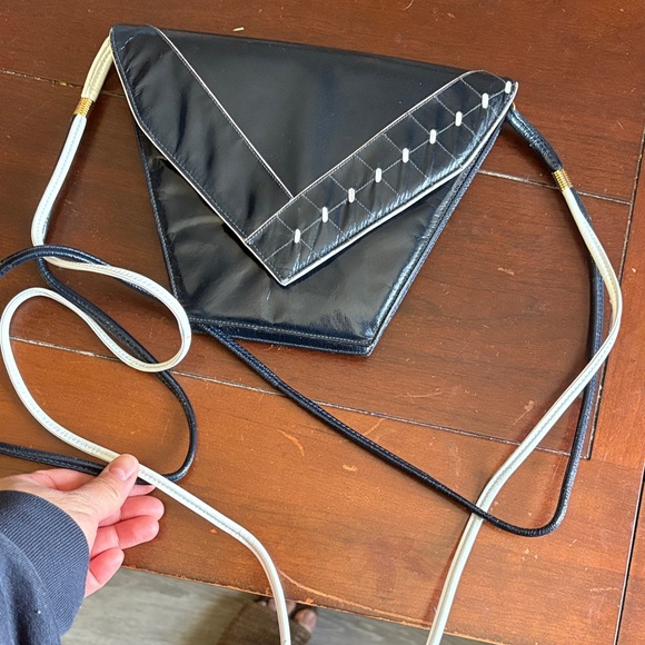 Bally Dark Blue Women's crossbody Bag. Already authenticated by the real real - Picture 2 of 7